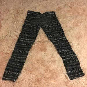 Gray patterned leggings